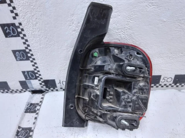 Фонарь левый для Renault Duster HM 2020+ на фотографиях