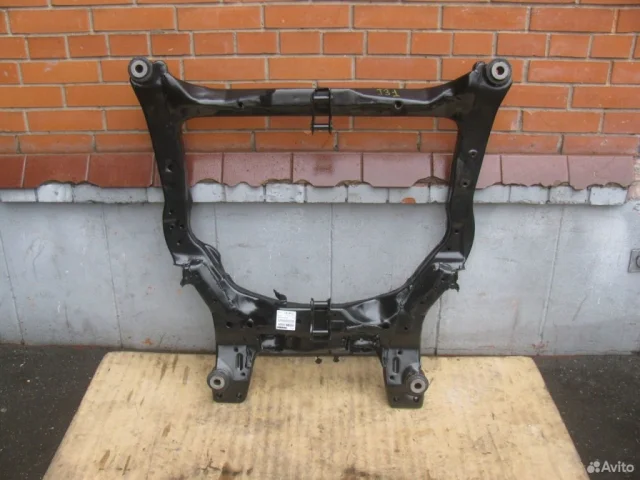 Подрамник двигателя для Nissan Teana J31 2003-2007 на фотографиях