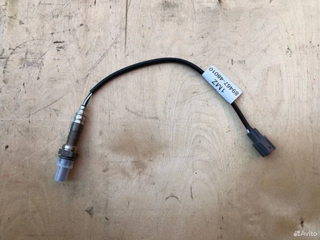 Лямбда-зонд (верхний) для Lexus RX MCU15, MCU10 (USA) 1998-2003 на фотографиях