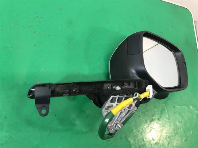 Зеркало заднего вида (в салоне) для Subaru Legacy BN 2017+ на фотографиях