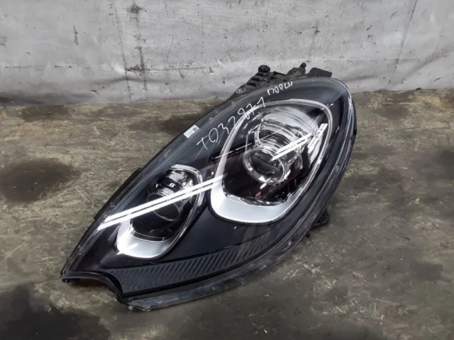 Фары для Porsche Macan 95B 2014-2023 на фотографиях