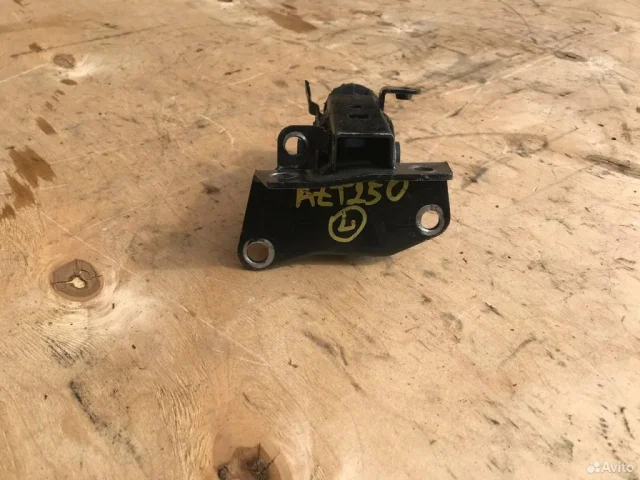 Опора двигателя передняя левая нижняя для Toyota Avensis Седан T250 2003-2008 на фотографиях