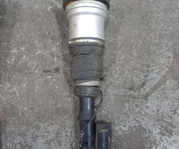 Пневмостойка передняя правая для Mercedes-Benz S class W220 1998-2005 на фотографиях