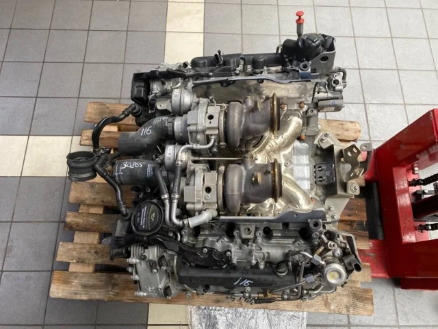 Двигатель без навесного для Mercedes-Benz C class C205 2014-2020 на фотографиях