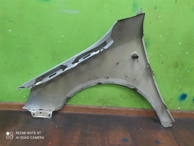 Крыло правое для Skoda Fabia 5J Estate 2007-2015 на фотографиях