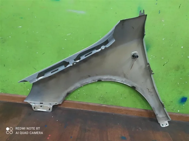 Крыло правое для Skoda Fabia 5J Estate 2007-2015 на фотографиях