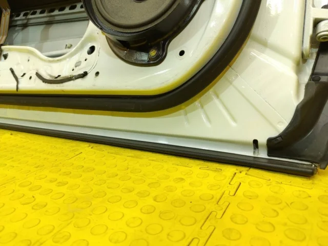 Дверь передняя левая для Mercedes-Benz S class W220 1998-2005 на фотографиях