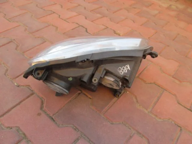 Фара правая для Volkswagen Polo IV (9N3) 2005-2009 на фотографиях