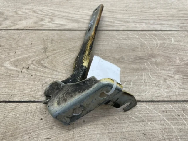 Петля капота левая для Volkswagen Tiguan I NF 2006-2017 на фотографиях