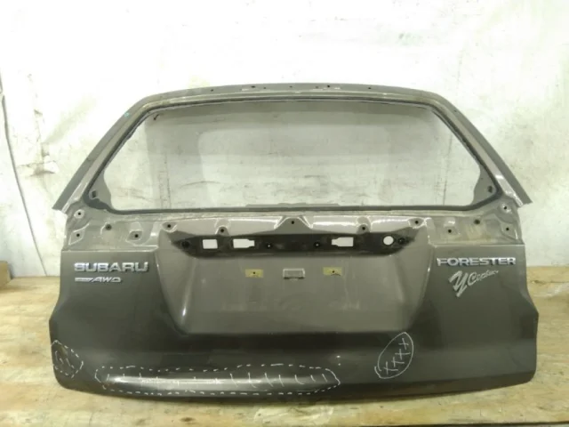Крышка багажника для Subaru Forester SJ rest 2016-2019 на фотографиях
