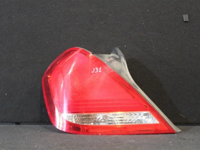 Фонарь левый для Nissan Teana J31 2003-2007 на фотографиях