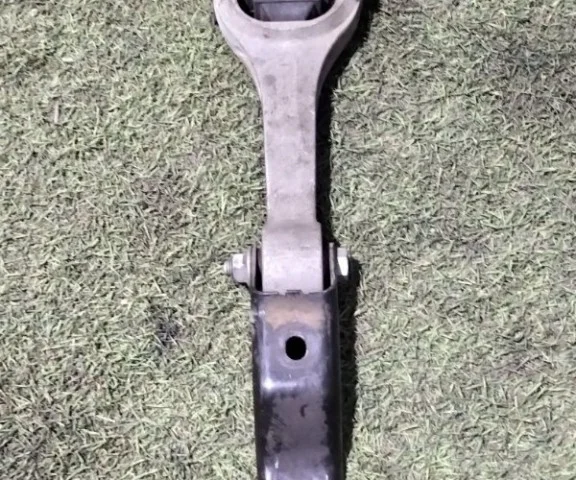 Опора двигателя задняя правая нижняя для Volkswagen Polo V (6C) Седан 2015-2020 на фотографиях