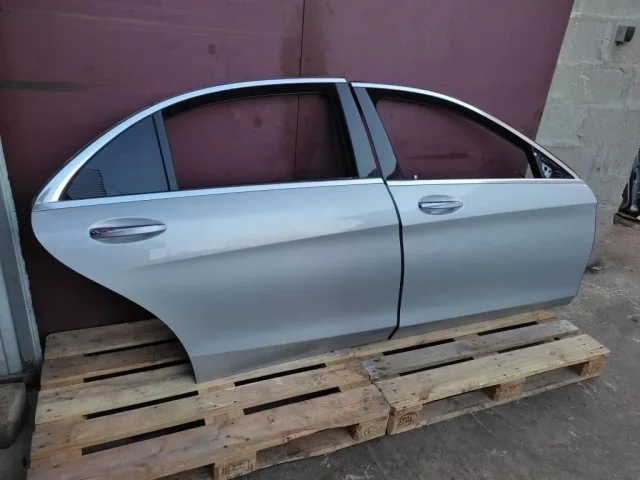 Дверь передняя правая для Mercedes-Benz S class W222 2013-2017 на фотографиях