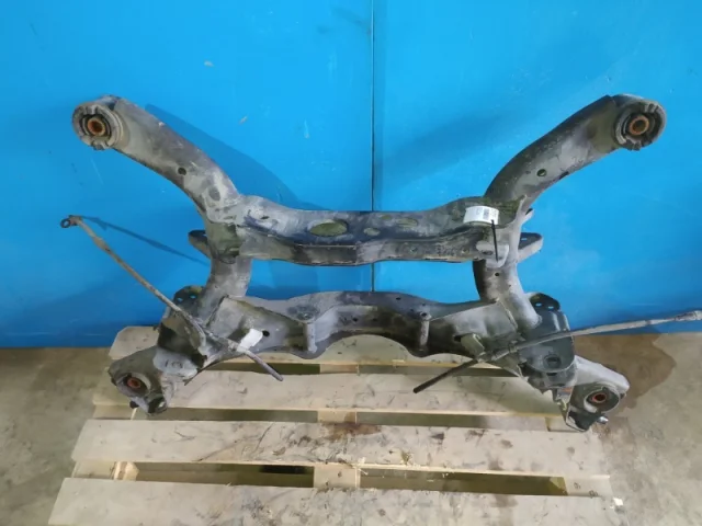 Задняя балка для Nissan Teana J31 2003-2007 на фотографиях