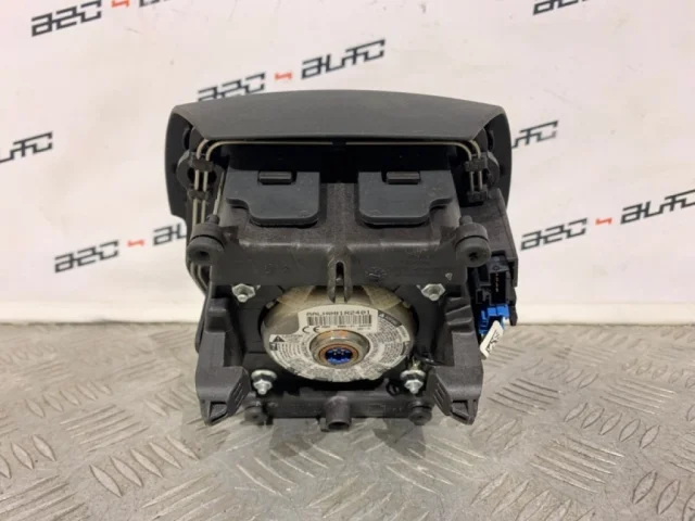 Подушка безопасности водителя для Citroen C4 Хэтчбек 2010-2016 на фотографиях