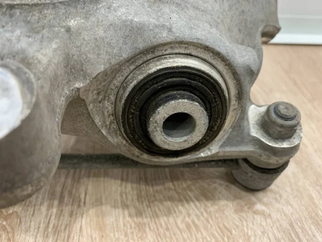 Кулак задний правый для Mercedes-Benz S class W222 2013-2017 на фотографиях