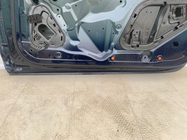 Двери для Mercedes-Benz C class C205 2014-2020 на фотографиях