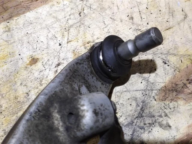 Качающийся рычаг правый для Nissan Teana J32 2008-2013 на фотографиях