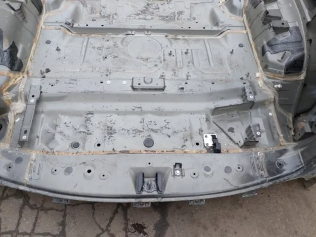 Крылья для Infiniti QX 56 2010-2014 на фотографиях