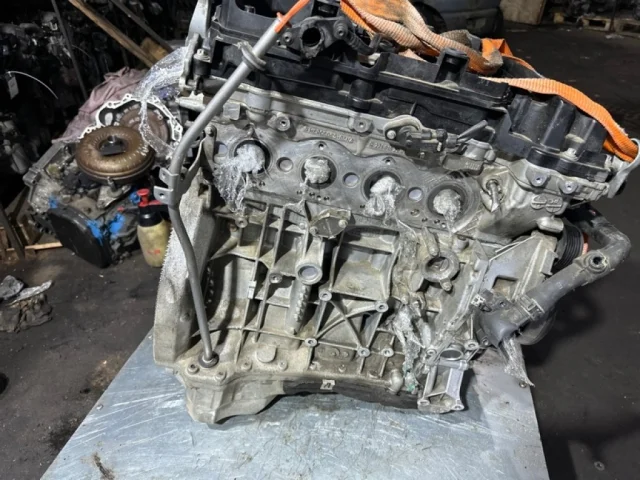 Двигатель для Mercedes-Benz C class C204 2008-2015 на фотографиях