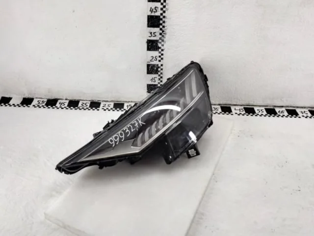 Фара левая для Audi Q8 4M 2018-2023 на фотографиях