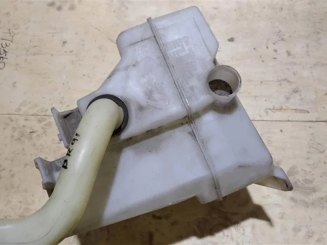 Бачок стеклоомывателя задний для Subaru Legacy Универсал BR/B14 2009-2015 на фотографиях