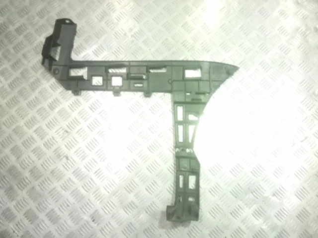 Кронштейн заднего бампера левый для Volkswagen Passat Variant (B6, Typ 3C) 2004-2010 на фотографиях