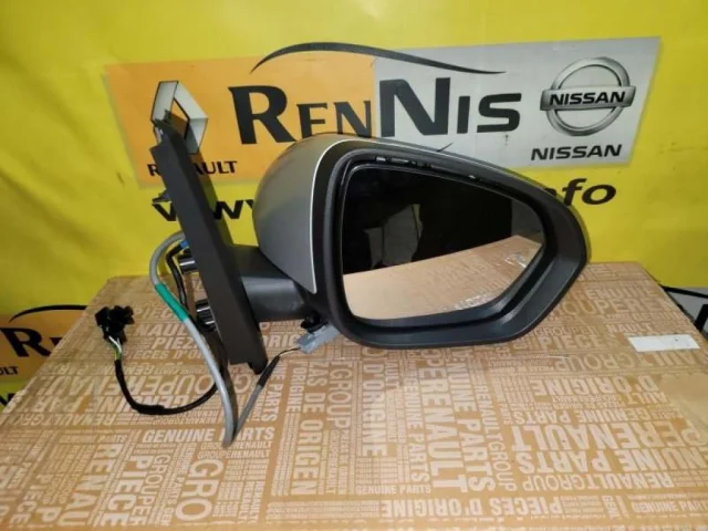 Стекла и зеркала для Renault Duster HM 2020+ на фотографиях