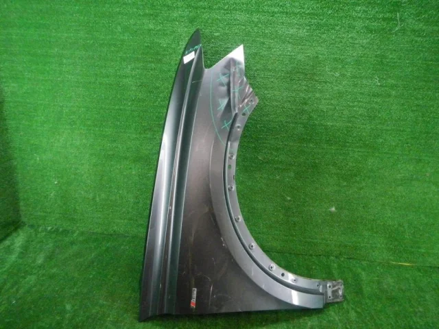 Крыло правое для Audi Q8 4M 2018-2023 на фотографиях