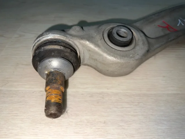 Рычаг передний левый верхний для BMW 5er Ф10 2010-2013 на фотографиях