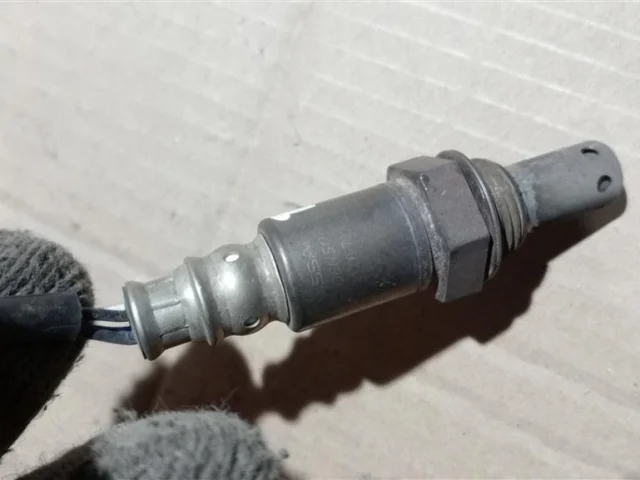 Лямбда-зонд (верхний) для Nissan X-Trail T31 JDM 2007-2013 на фотографиях