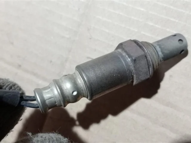 Лямбда-зонд (верхний) для Nissan X-Trail T31 JDM 2007-2013 на фотографиях