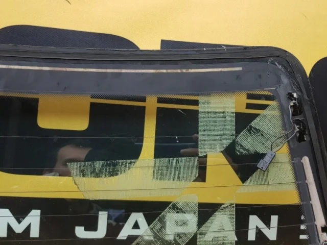 Стекло заднее для BMW 7er Е38 1994-2001 на фотографиях