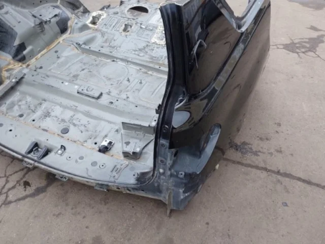 Крылья для Infiniti QX 56 2010-2014 на фотографиях