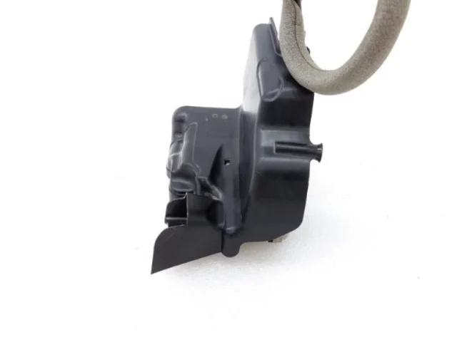 Уплотнитель передней правой двери для Audi A4 B8 2007-2015 на фотографиях