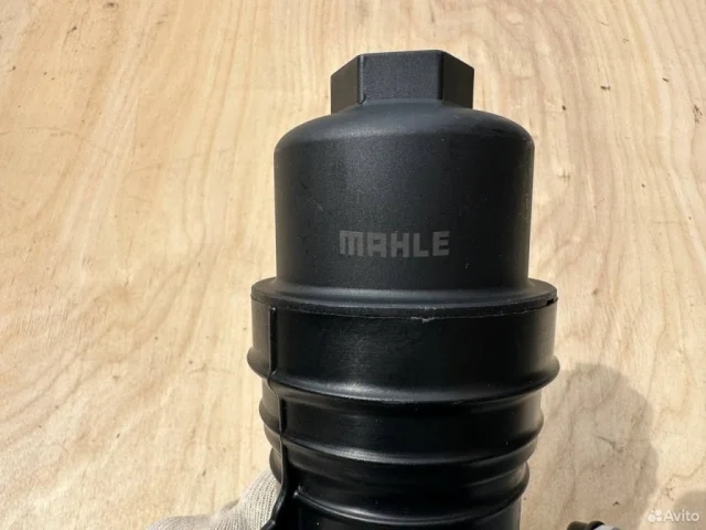 Масляный стакан для BMW 5er G30 2016-2023 на фотографиях