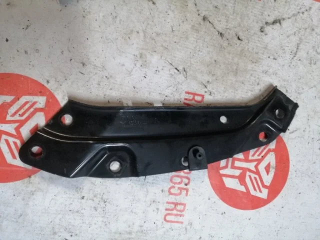 Кронштейн правой фары верхний для Volkswagen Polo V (6C) Седан 2015-2020 на фотографиях