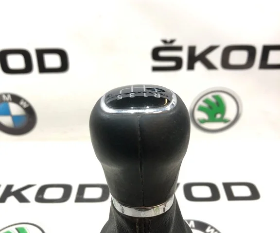 Ручка МКПП для Skoda Octavia A7 на фотографиях