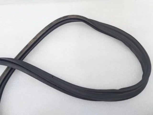 Уплотнитель багажника для Kia Cerato BD 2018+ на фотографиях