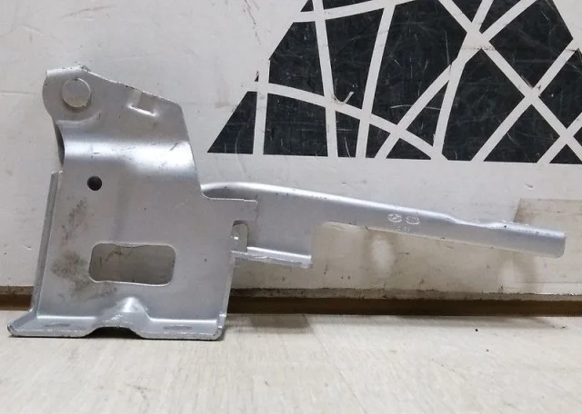 Петля капота правая для Hyundai ix35 1 Rest 2013-2016 на фотографиях