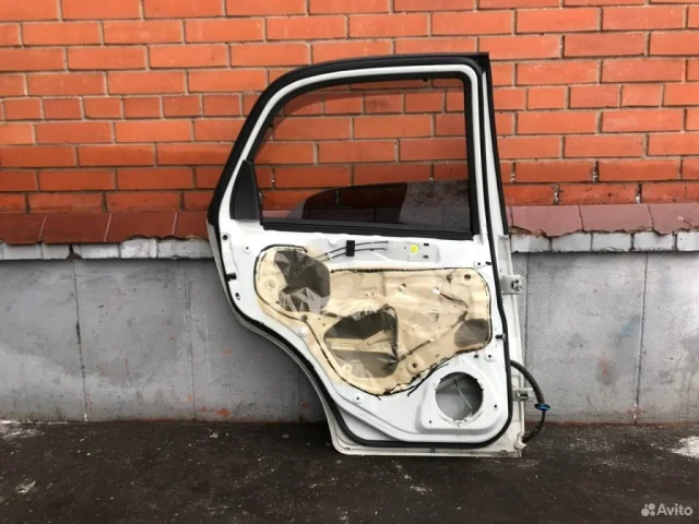 Дверь задняя левая для Suzuki SX4 2013-2016 на фотографиях