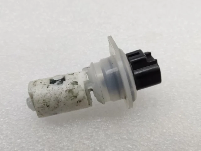 Датчик уровня жидкости бачка омывателя для Toyota RAV4 XA40 rest 2015-2019 на фотографиях