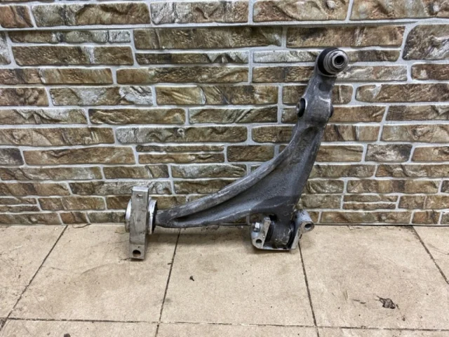 Рычаг передний правый нижний для Volvo XC90 II L 2014-2019 на фотографиях
