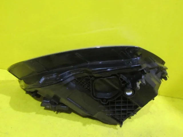 Фары для Audi A7 C8 2018+ на фотографиях