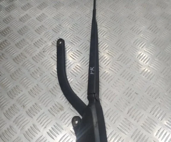 Поводок лобового стеклоочистителя правый для Renault Scenic JM rest 2006-2009 на фотографиях
