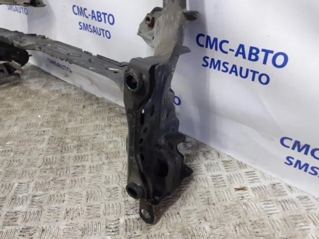 Подрамник двигателя для Audi A7 4G 2010-2014 на фотографиях