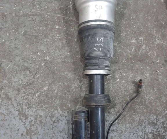 Пневмостойка передняя правая для Mercedes-Benz S class W220 1998-2005 на фотографиях