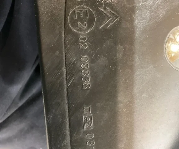 Стекла и зеркала для Citroen DS4 2011-2016 на фотографиях