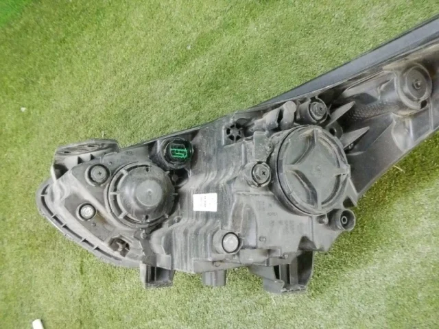 Фара правая для Kia Cerato YD 2016-2020 rest. на фотографиях