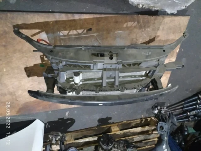 Панель радиатора (телевизор) для Volkswagen Polo IV (9N3) 2005-2009 на фотографиях